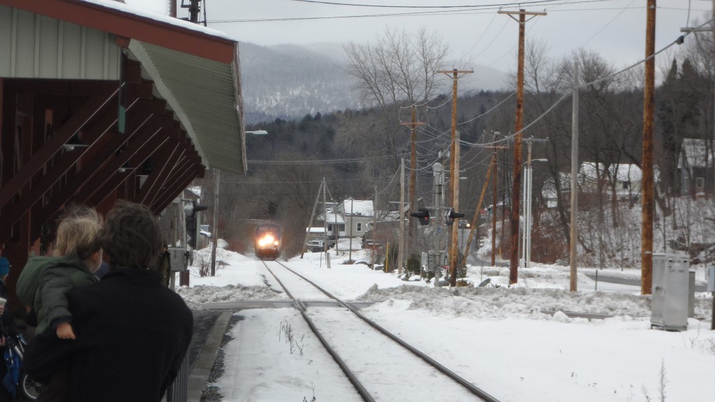 Vermonter approaching Waterbury station
